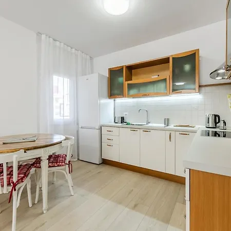 Sophie Downtown Near Air Albania Stadium Apartamento Tirana