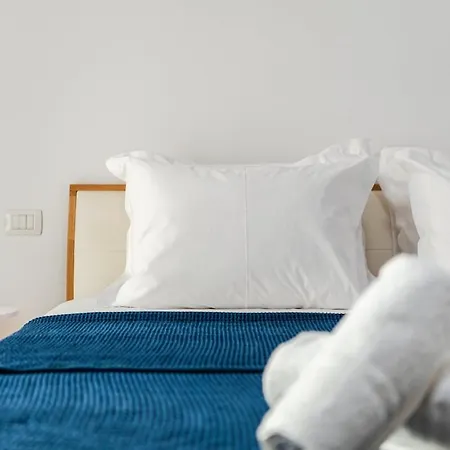 Apartment Sophie Downtown Near Air Albania Stadium *