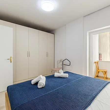 Apartment Sophie Downtown Near Air Albania Stadium Tirana