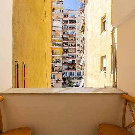 Sophie Downtown Near Air Albania Stadium Apartment