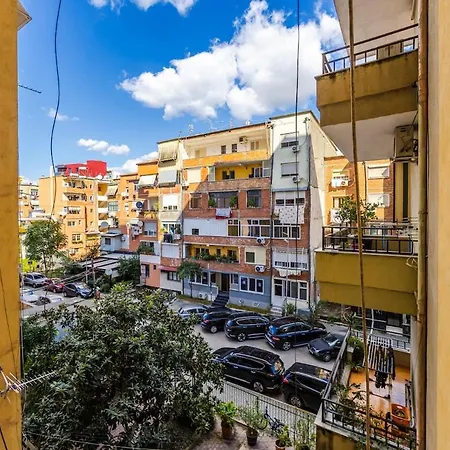 Sophie Downtown Near Air Albania Stadium Daire Tiran