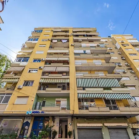Sophie Downtown Near Air Albania Stadium Daire Tiran